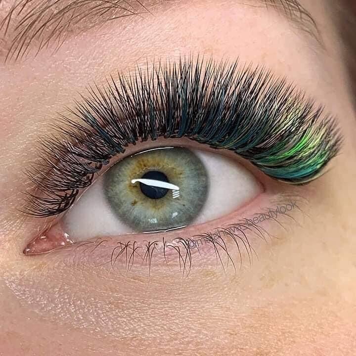 Boost Your Biz: How to Get More Eyelash Extension Clients
