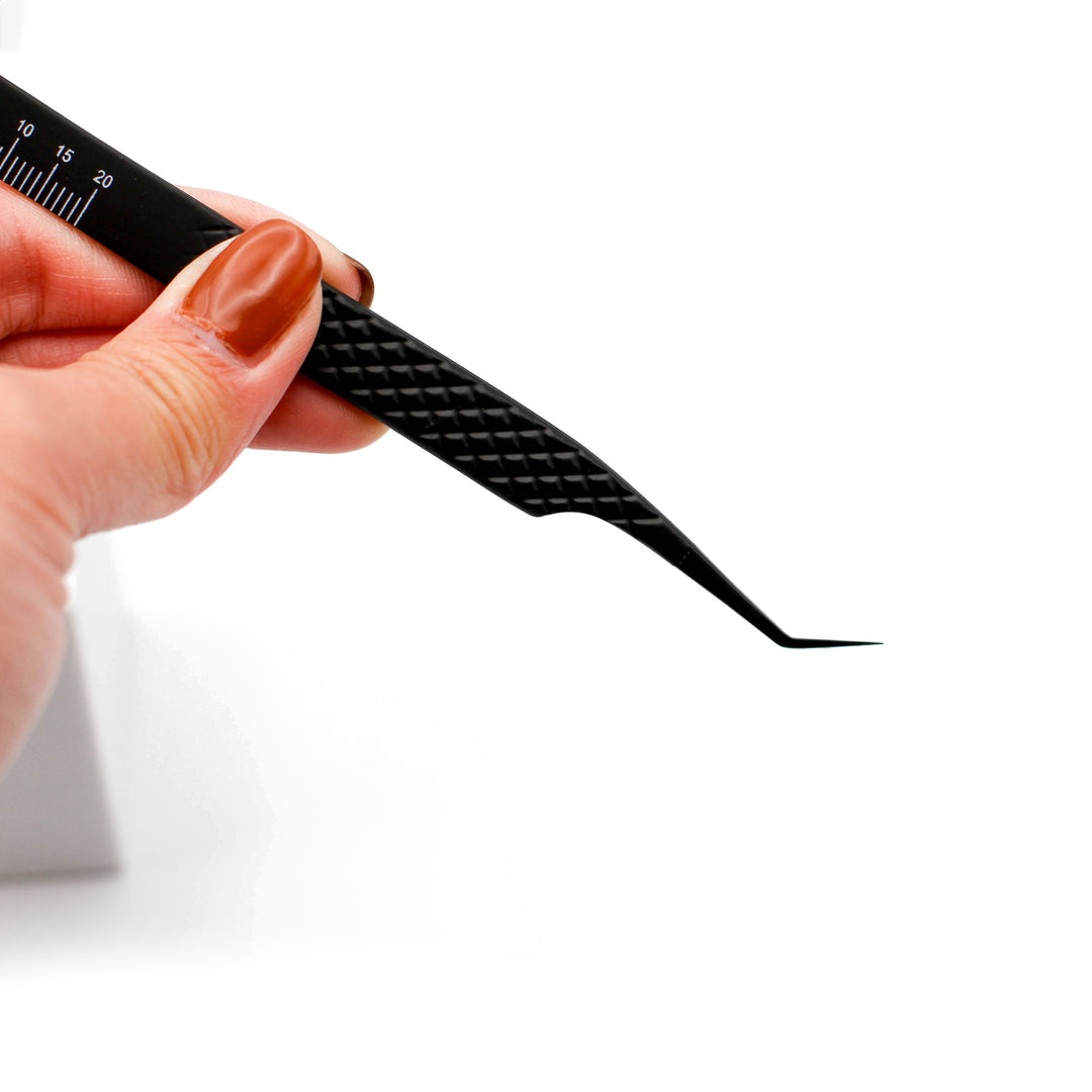 Onyx - M4 - 45 Degree Volume Tweezers Tweezers Mega Lash Academy