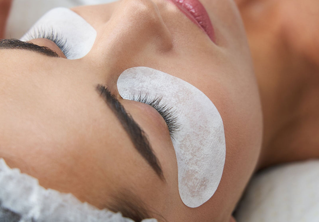 Easy Guide on How to Apply Eyelash Extensions