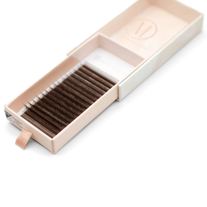 open box of narrow 4D clover fairy lash tray for extensions