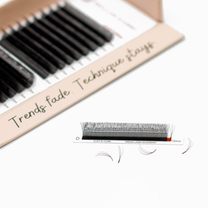 Skinny Clover Lash Tray Mega Lash Academy 